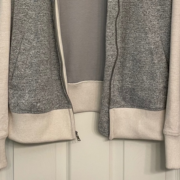 GAP Gray Cream Bomber Jacket - Picture 10 of 11